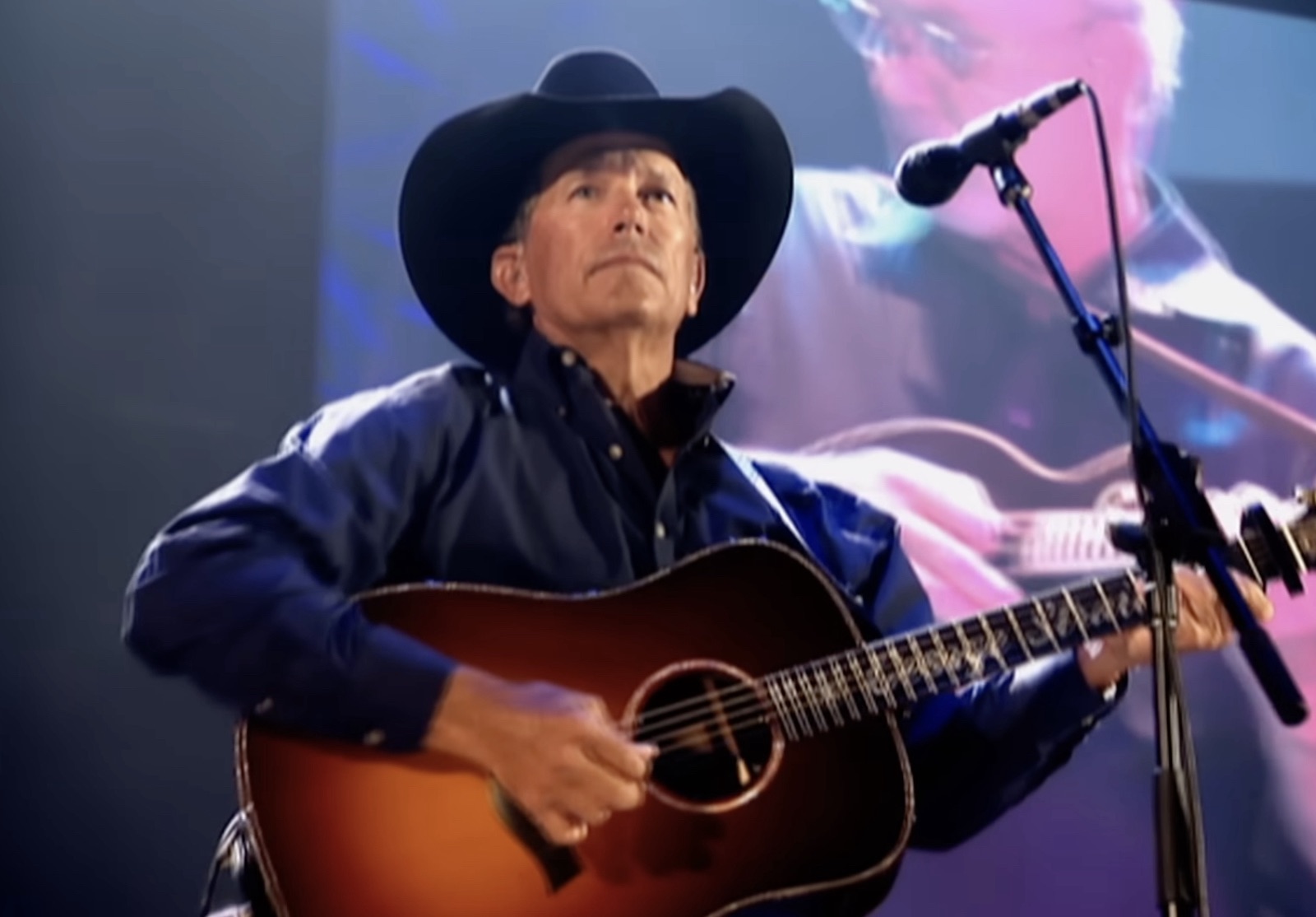 "Living for the Night" by George Strait: A Haunting Ballad of Loss and Solitude

